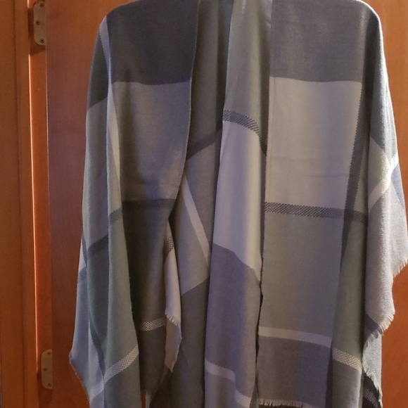 LC Lauren Conrad Jackets & Blazers - LC Lauren Conrad Charcoal and Cream Wrap